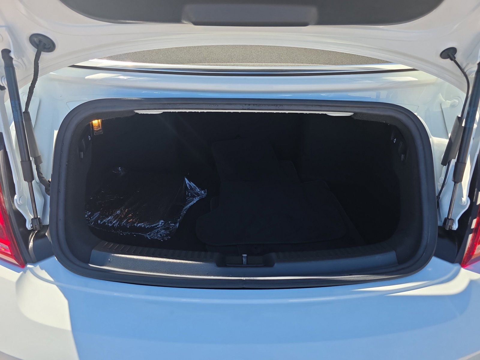 Used 2019 Volkswagen Beetle 2.0T S image 34