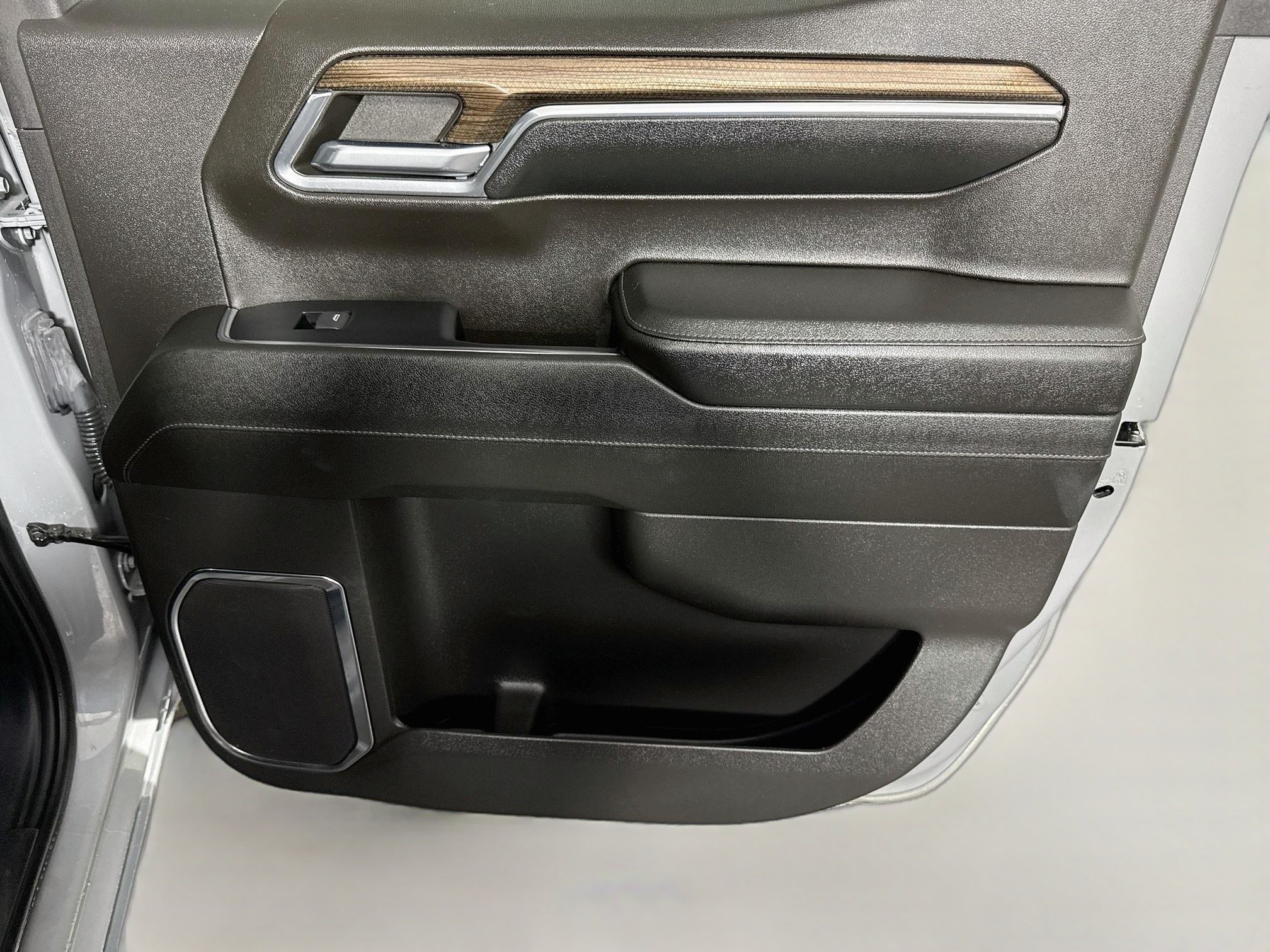 Used 2024 Chevrolet Silverado 1500 LT AWD/4WD image 27