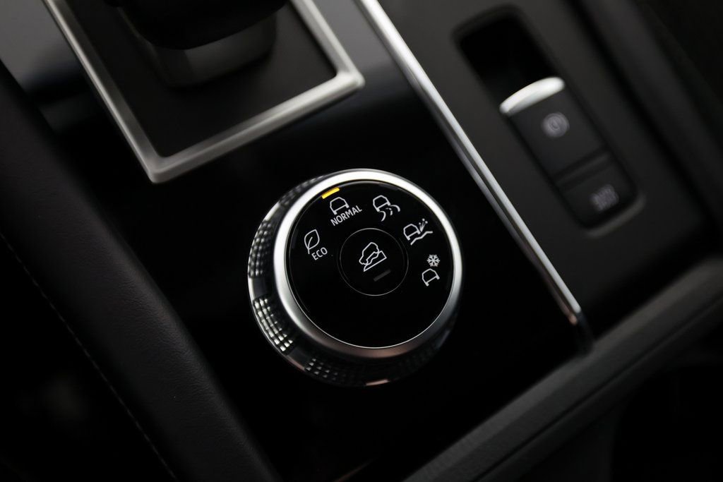 Used 2024 Mitsubishi Outlander ES image 25