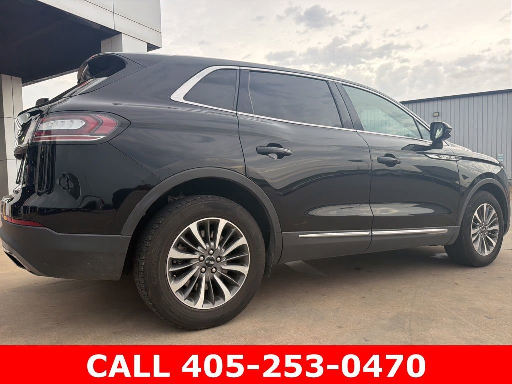 Used 2023 Lincoln Nautilus Reserve AWD/4WD image 3