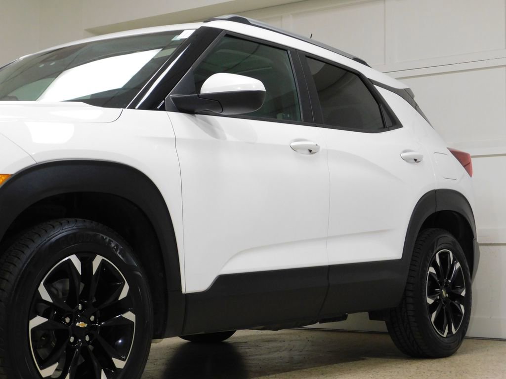 Used 2021 Chevrolet TrailBlazer LT w/ Sun and Liftgate Package AWD/4WD image 16