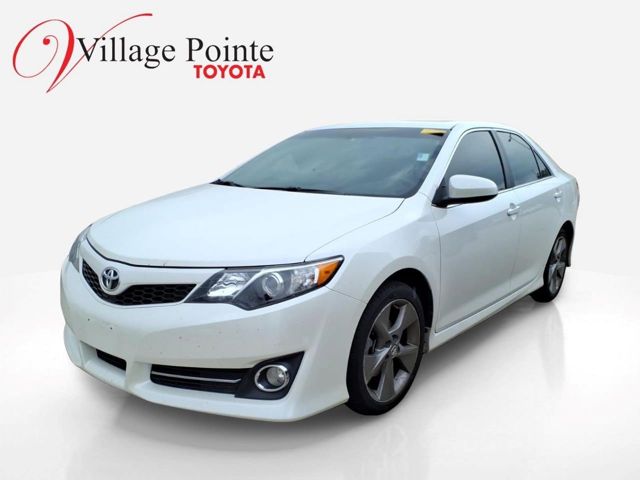 Used 2012 Toyota Camry SE FWD image 1