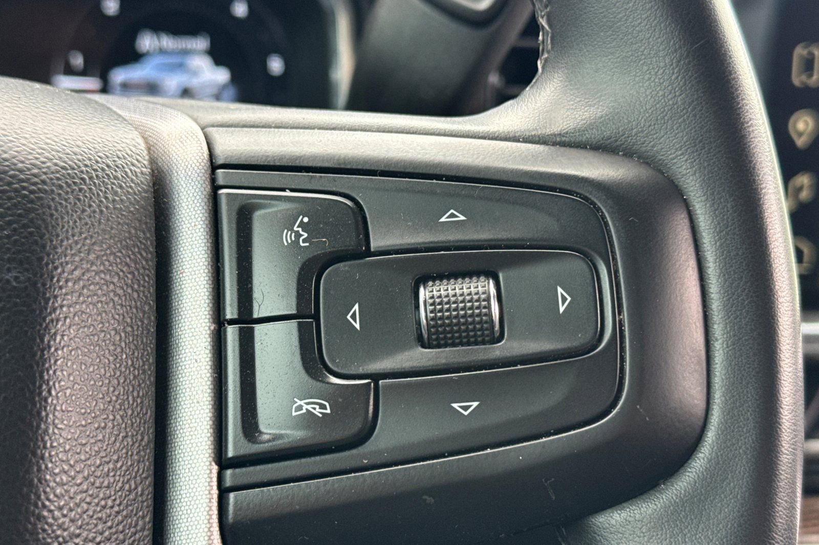 Used 2023 GMC Sierra 1500 SLE image 36