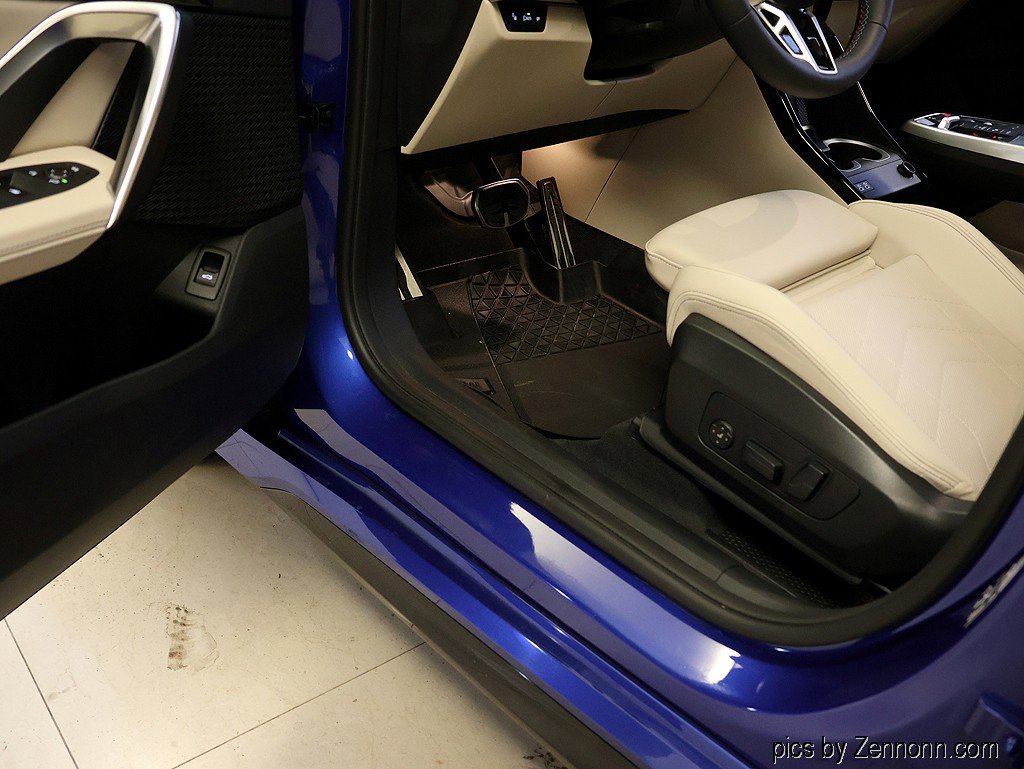 Certified 2025 BMW X1 M35i w/ Premium Package image 28