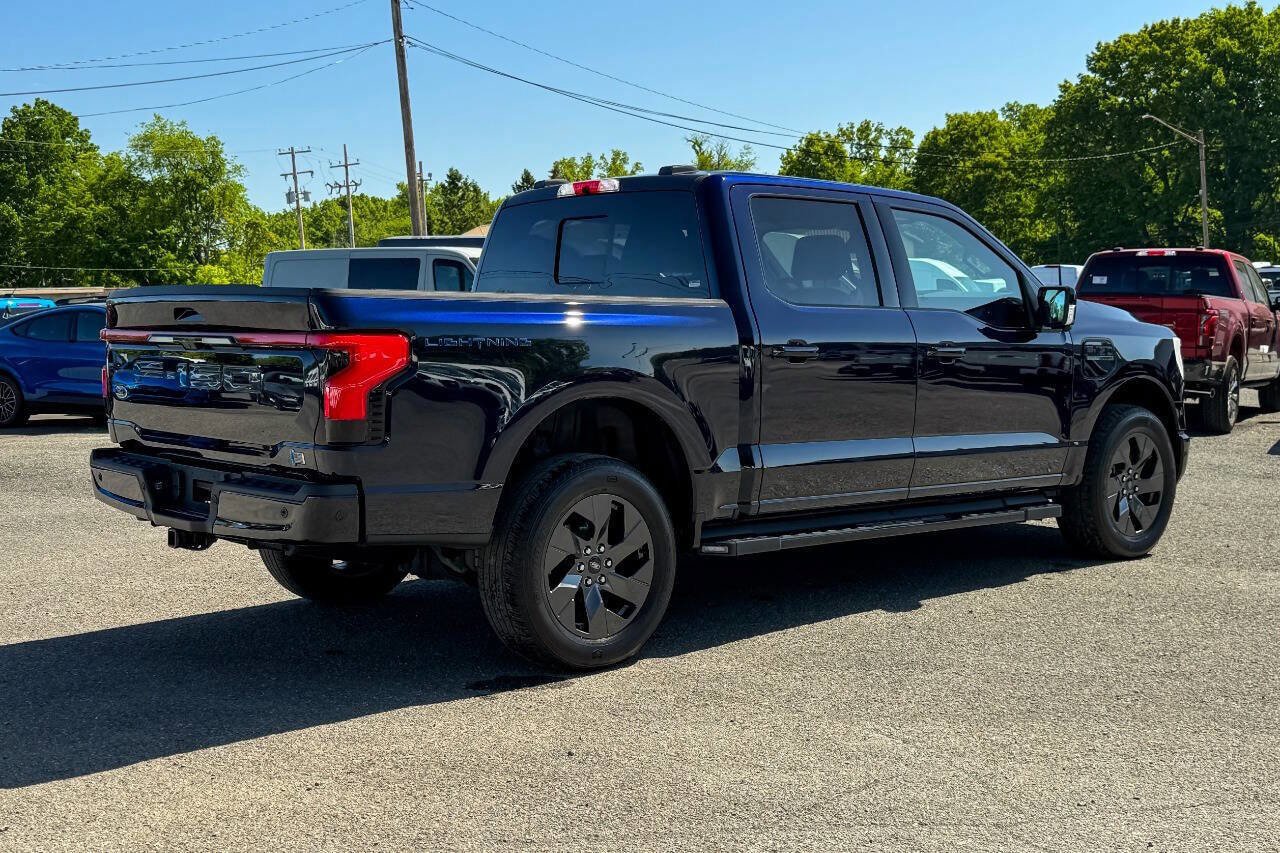Used 2022 Ford F150 Lightning Lariat AWD/4WD image 3