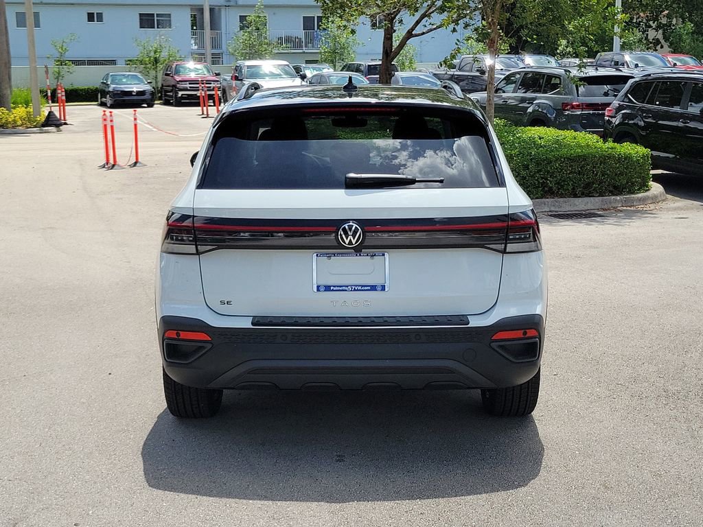 New 2026 Volkswagen Taos SE FWD image 4