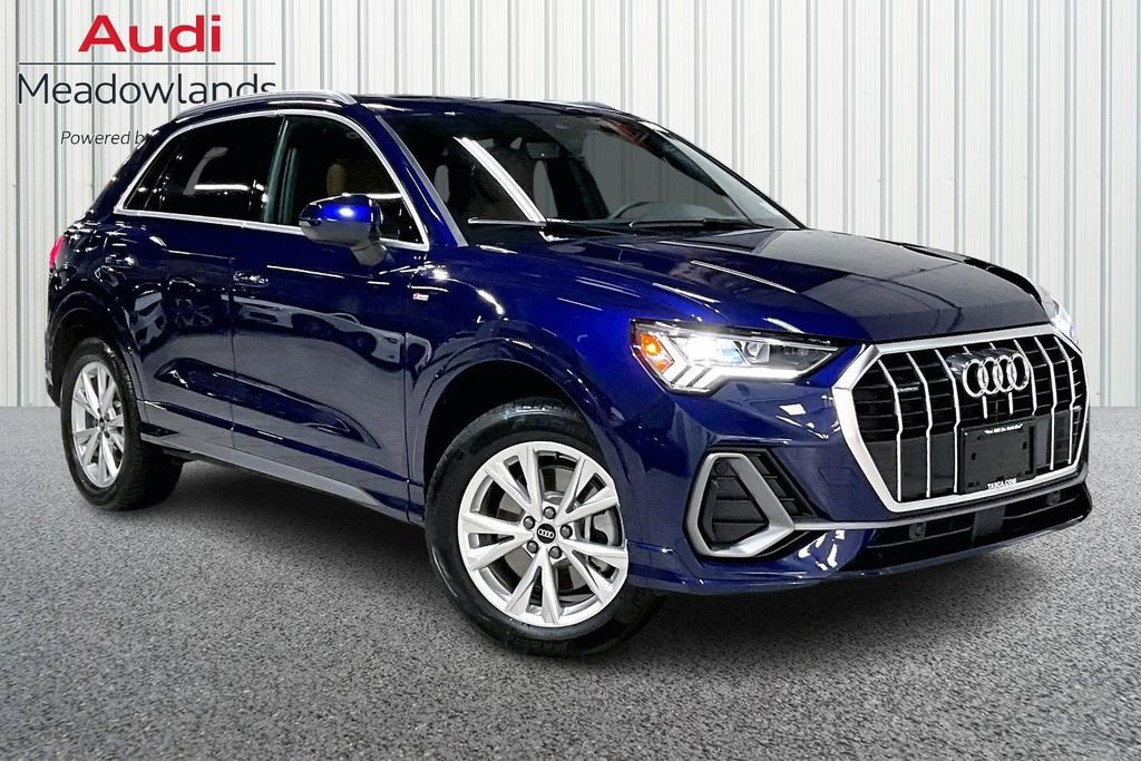 Certified 2025 Audi Q3 2.0T Premium w/ Convenience Package image 3