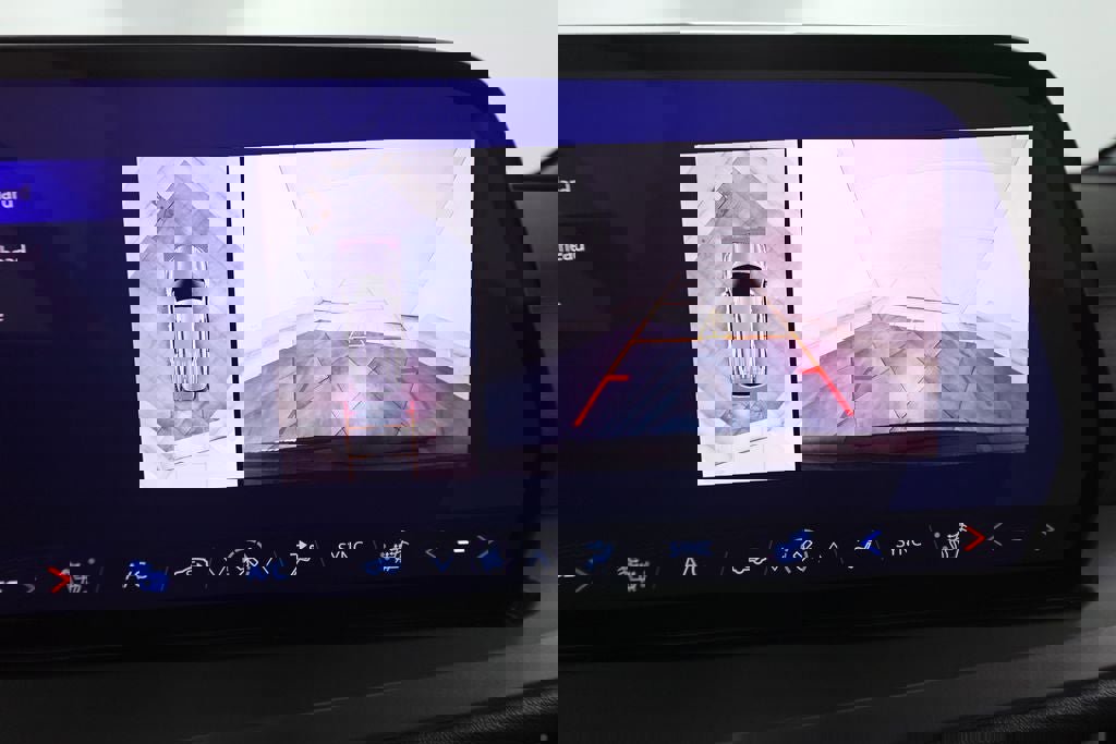 Used 2024 Chevrolet Traverse LT image 18