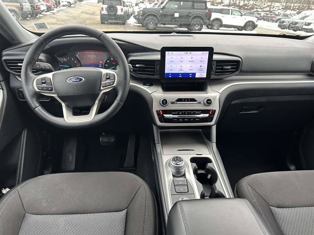 Used 2023 Ford Explorer XLT AWD/4WD image 35