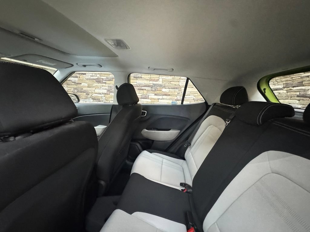 Used 2023 Hyundai Venue SEL FWD image 29