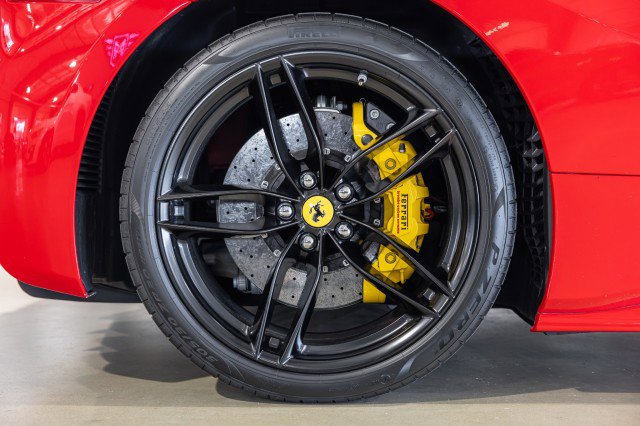 Used 2018 Ferrari 488 GTB RWD image 22