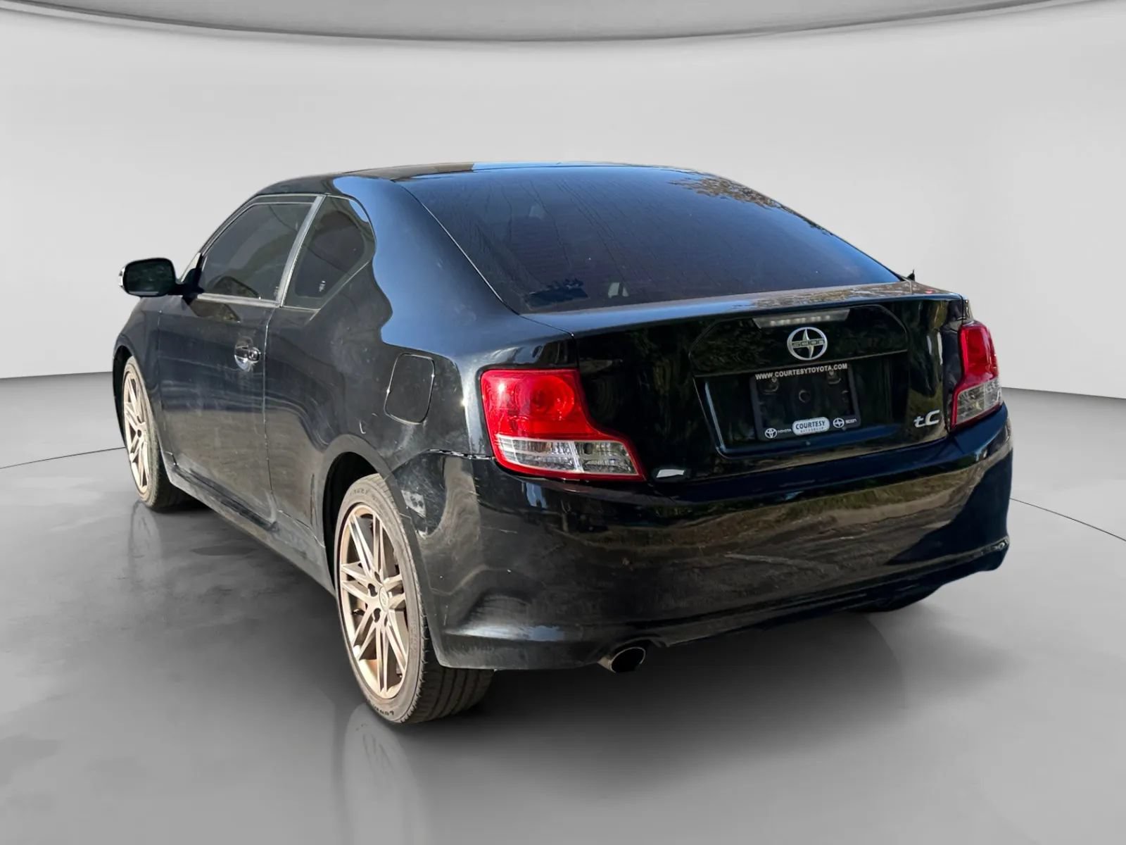 Used 2011 Scion tC FWD image 3
