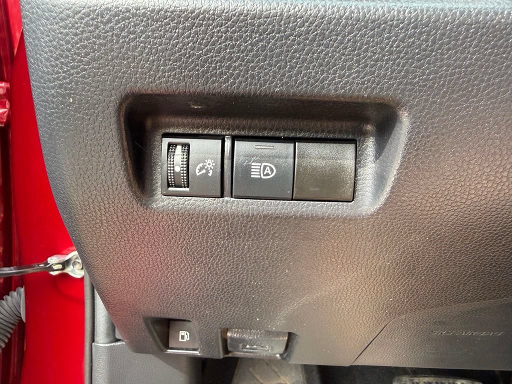Certified 2021 Toyota RAV4 XLE AWD/4WD image 21