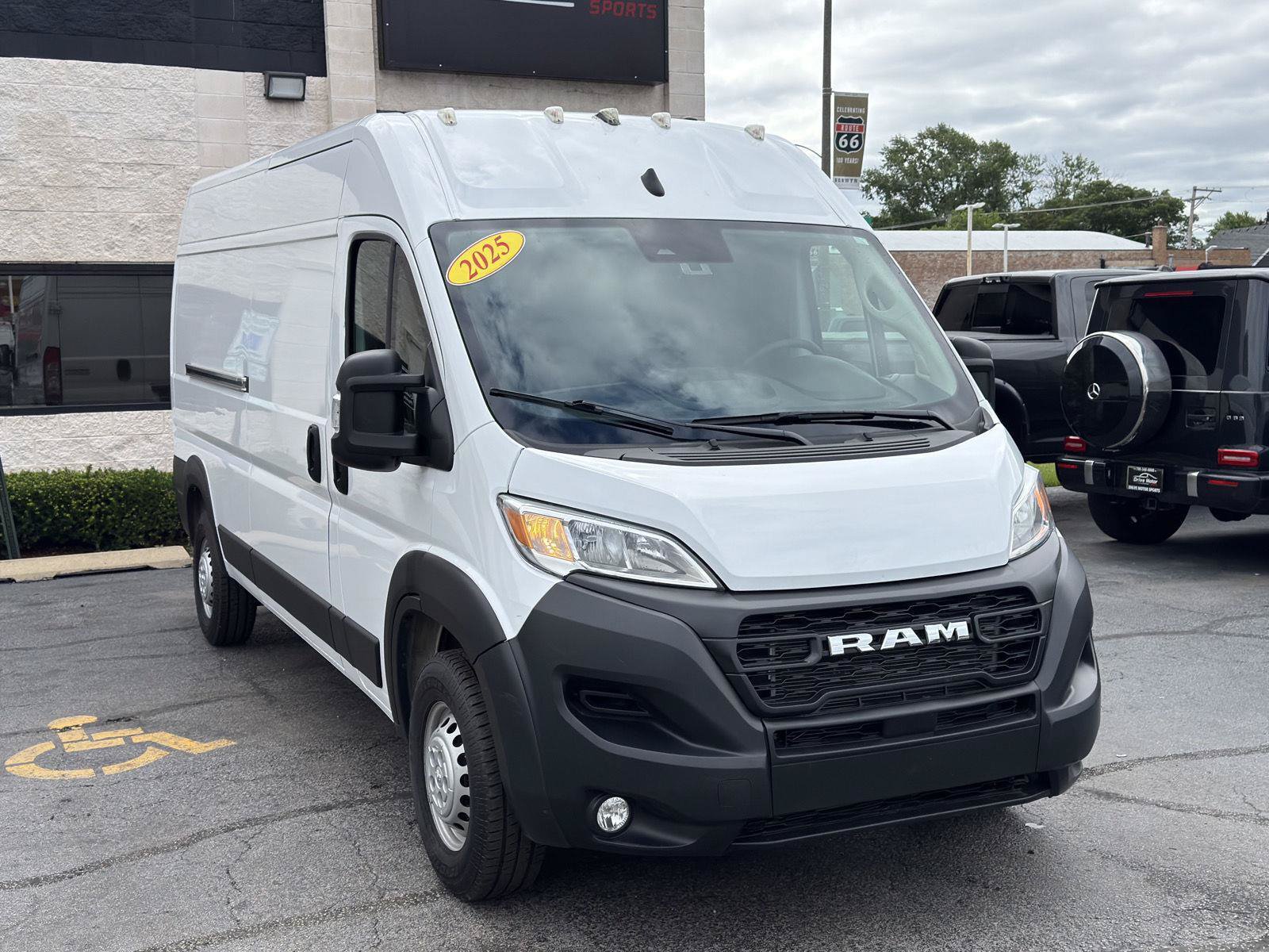 Used 2025 RAM ProMaster 2500 w/ Convenience Group FWD image 12
