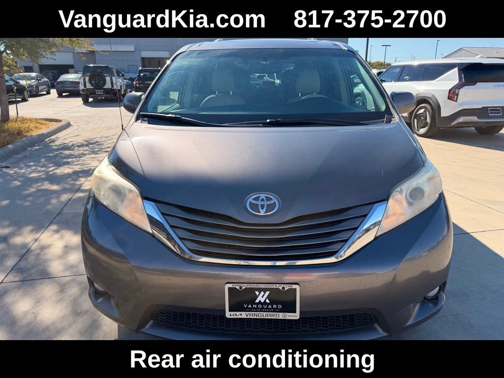 Used 2014 Toyota Sienna XLE FWD image 7