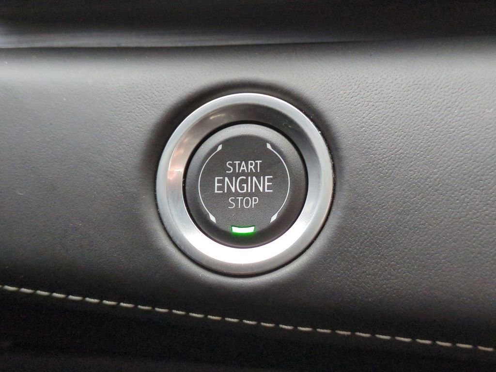 Used 2024 Cadillac Escalade Premium Luxury Platinum AWD/4WD image 29