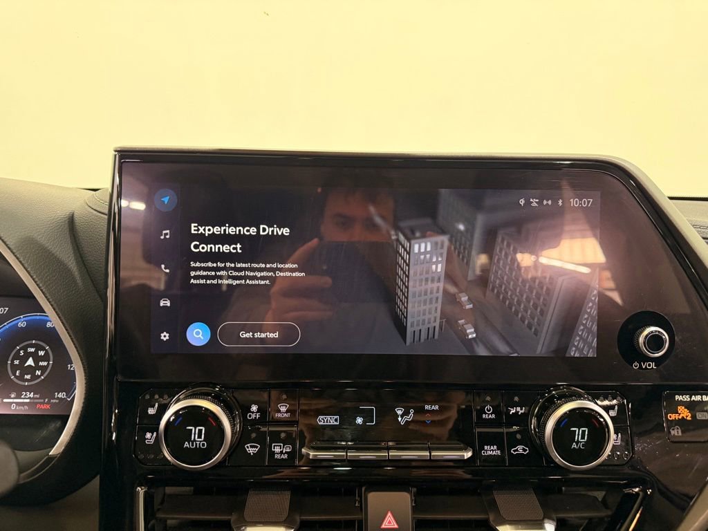 Used 2023 Toyota Highlander Limited AWD/4WD image 23