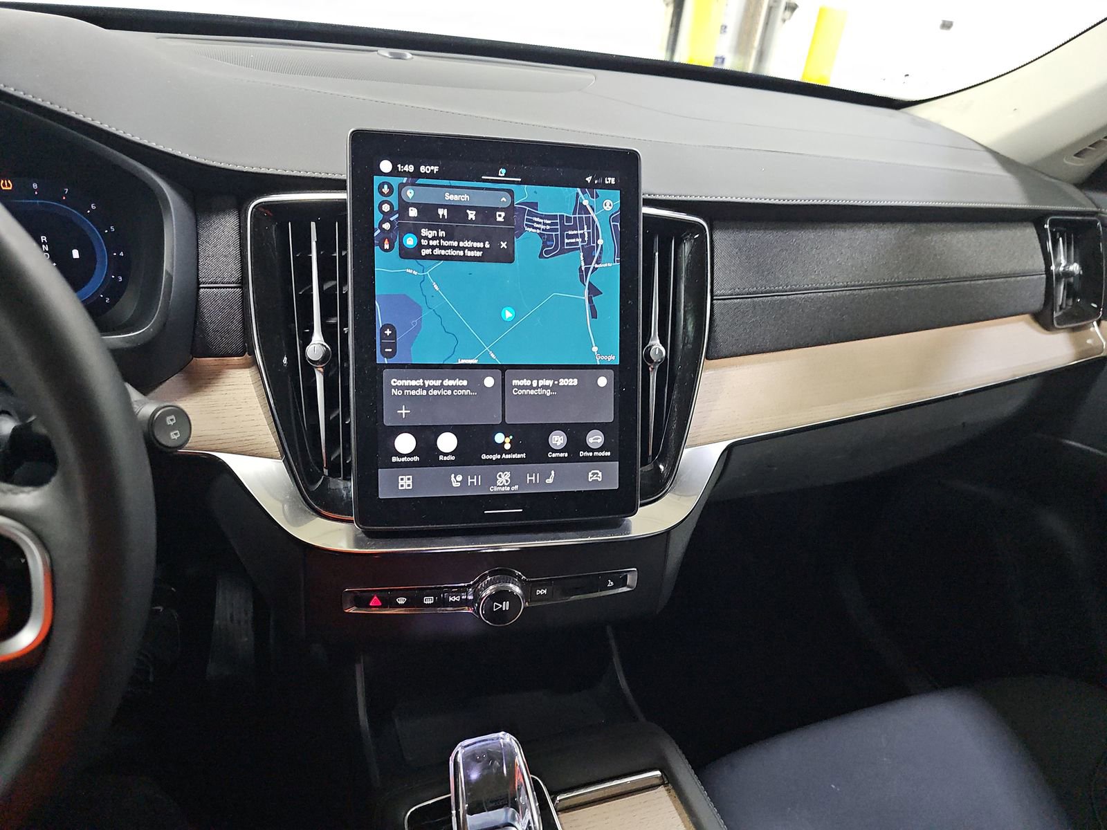 Used 2025 Volvo XC90 B6 Plus image 11