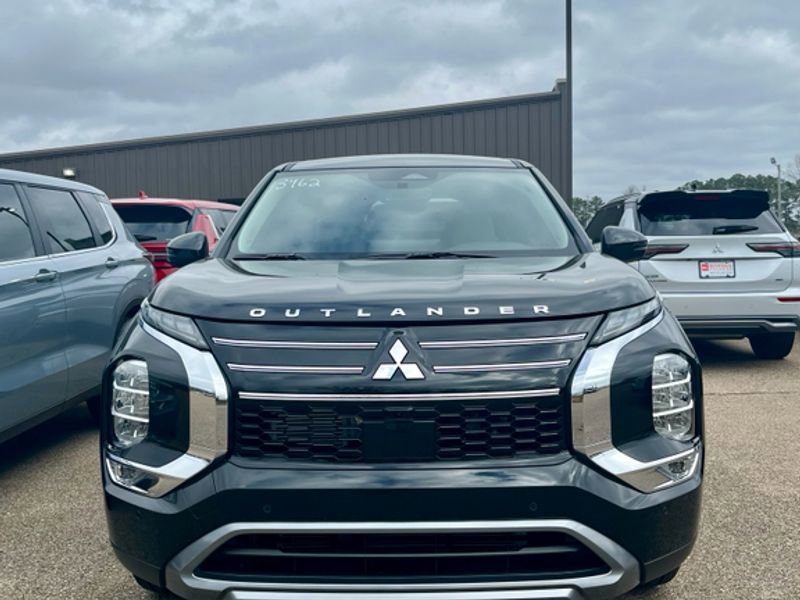 New 2026 Mitsubishi Outlander SE FWD image 1