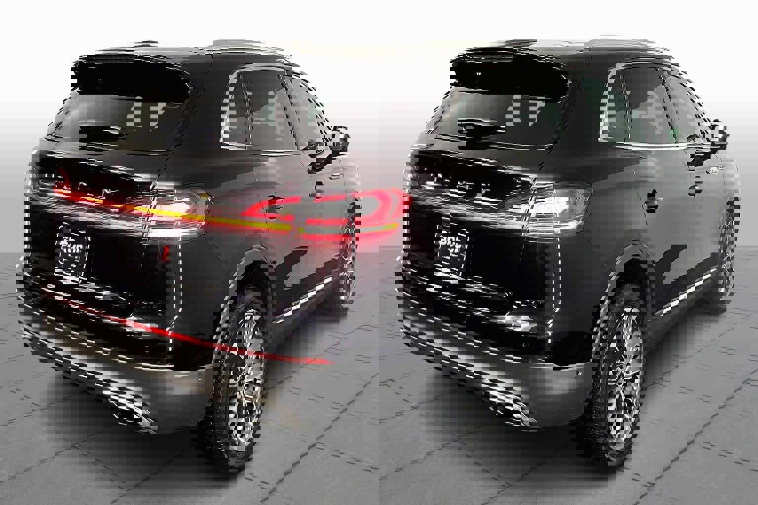 Used 2022 Lincoln Nautilus Reserve w/ Equipment Group 201A image 12