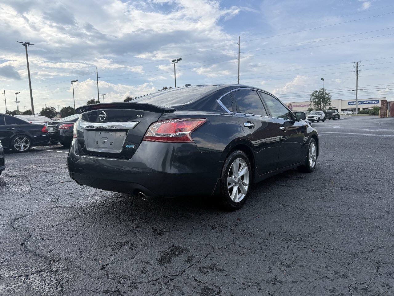 Used 2013 Nissan Altima 2.5 SL FWD image 10