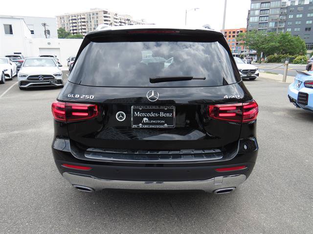 Used 2026 Mercedes-Benz GLB 250 4MATIC image 3