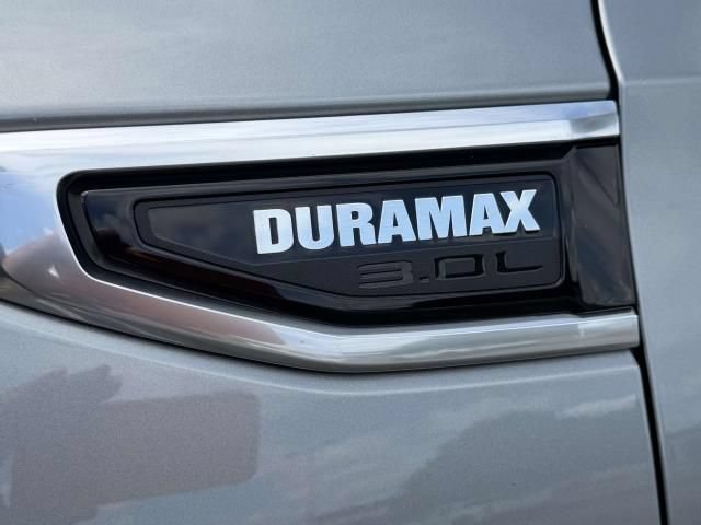 Used 2023 GMC Yukon Denali w/ Advanced Technology Package AWD/4WD image 6