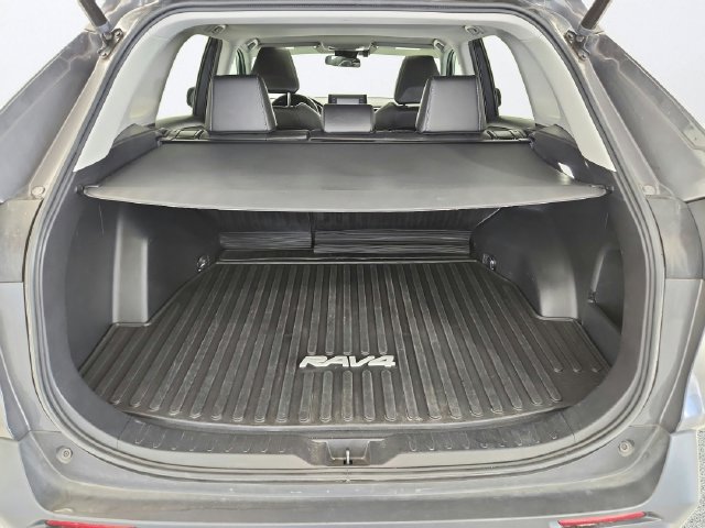 Used 2022 Toyota RAV4 XLE Premium AWD/4WD image 23