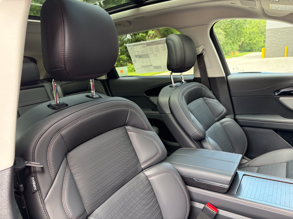 New 2026 Lincoln Nautilus Reserve AWD/4WD image 32