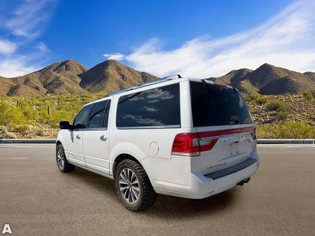 Used 2015 Lincoln Navigator L 2WD image 3