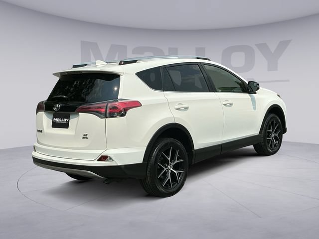 Used 2018 Toyota RAV4 SE AWD/4WD image 5