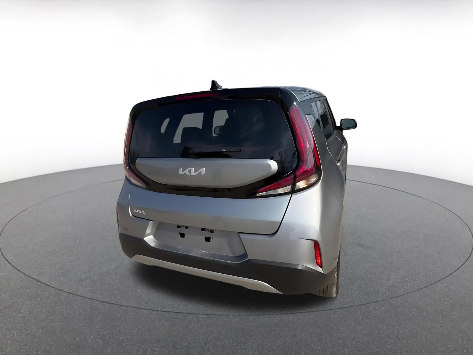Used 2025 Kia Soul LX w/ LX Technology Package image 14