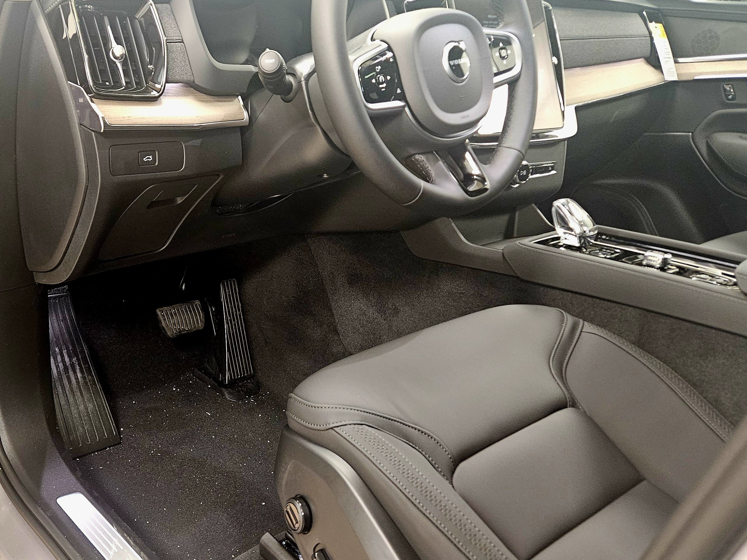 New 2026 Volvo XC90 B5 Plus w/ Protection Package AWD/4WD image 44