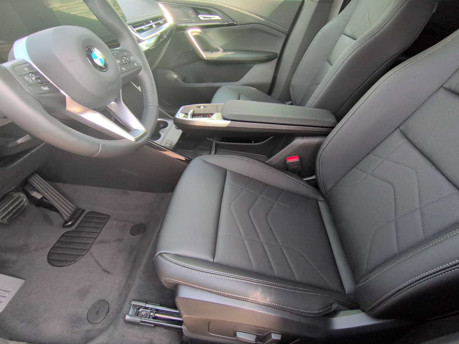 New 2026 BMW X1 xDrive28i AWD/4WD image 16