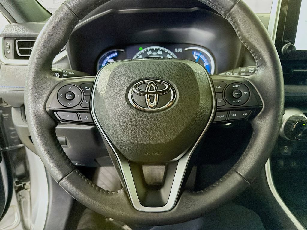 Used 2023 Toyota RAV4 SE image 14