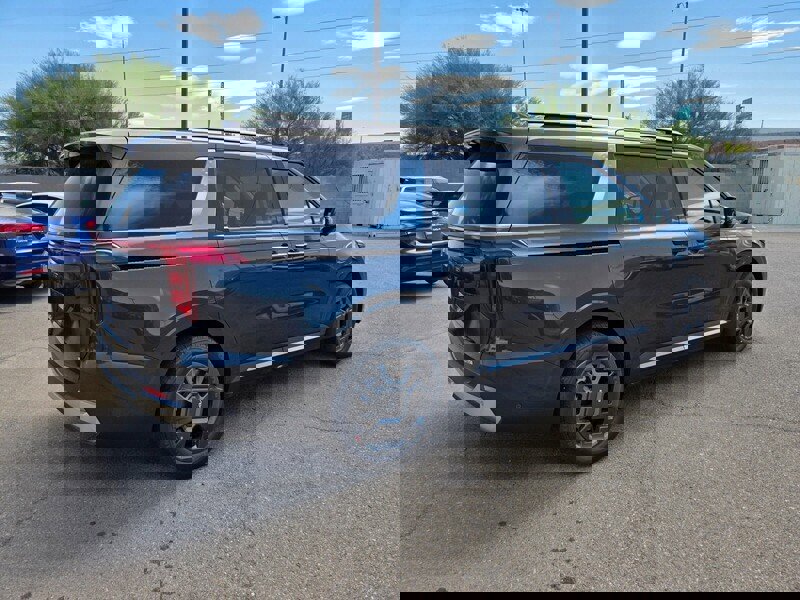 New 2026 Kia Carnival SX image 3