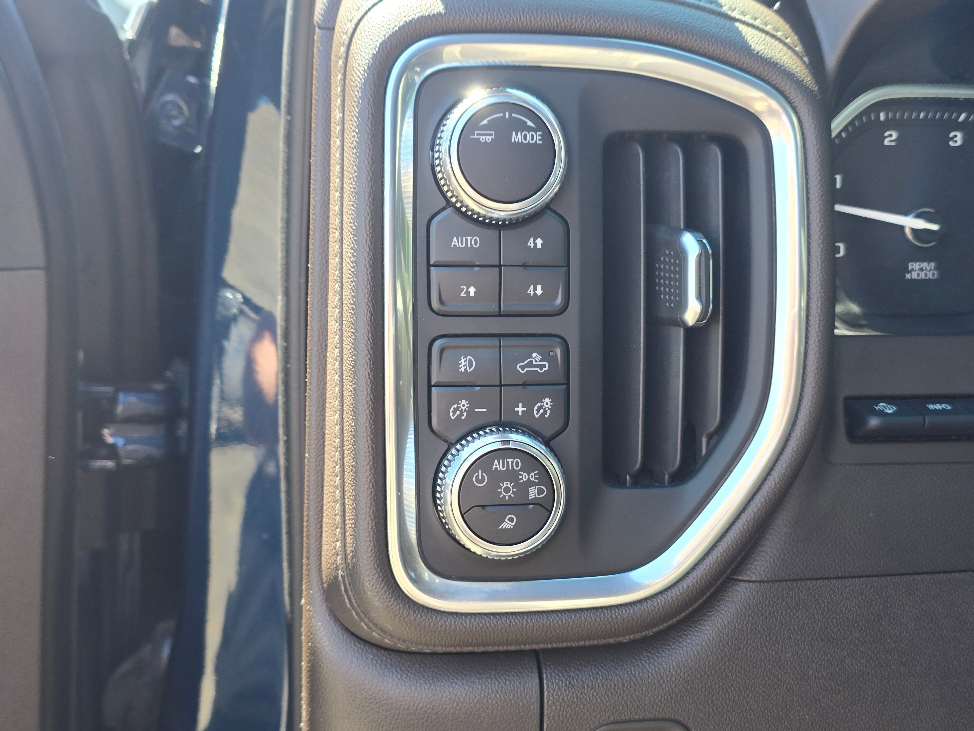 Used 2021 GMC Sierra 2500 Denali w/ Denali Ultimate Package AWD/4WD image 25