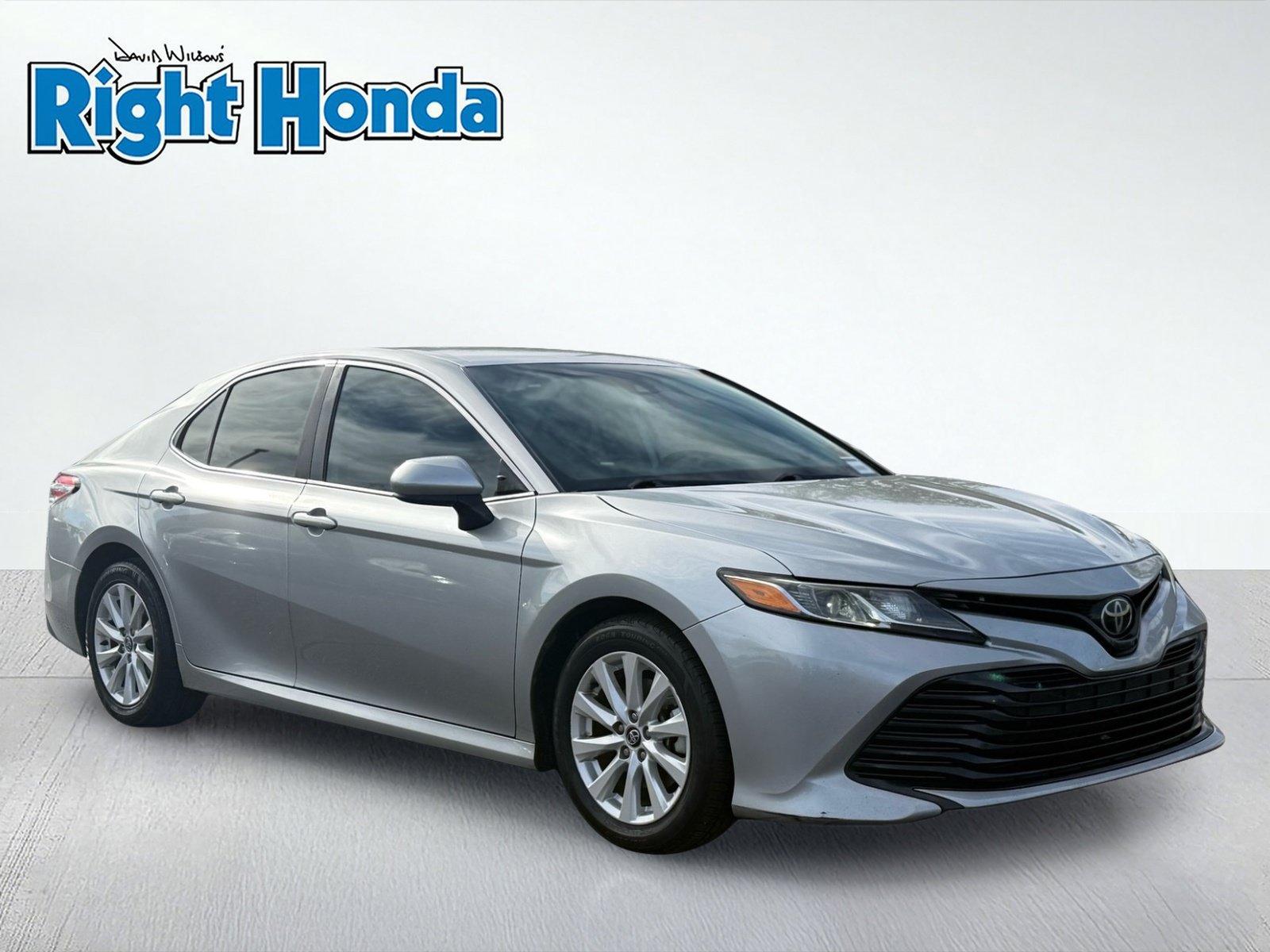 Used 2020 Toyota Camry LE w/ Carpet Mat Package FWD image 10