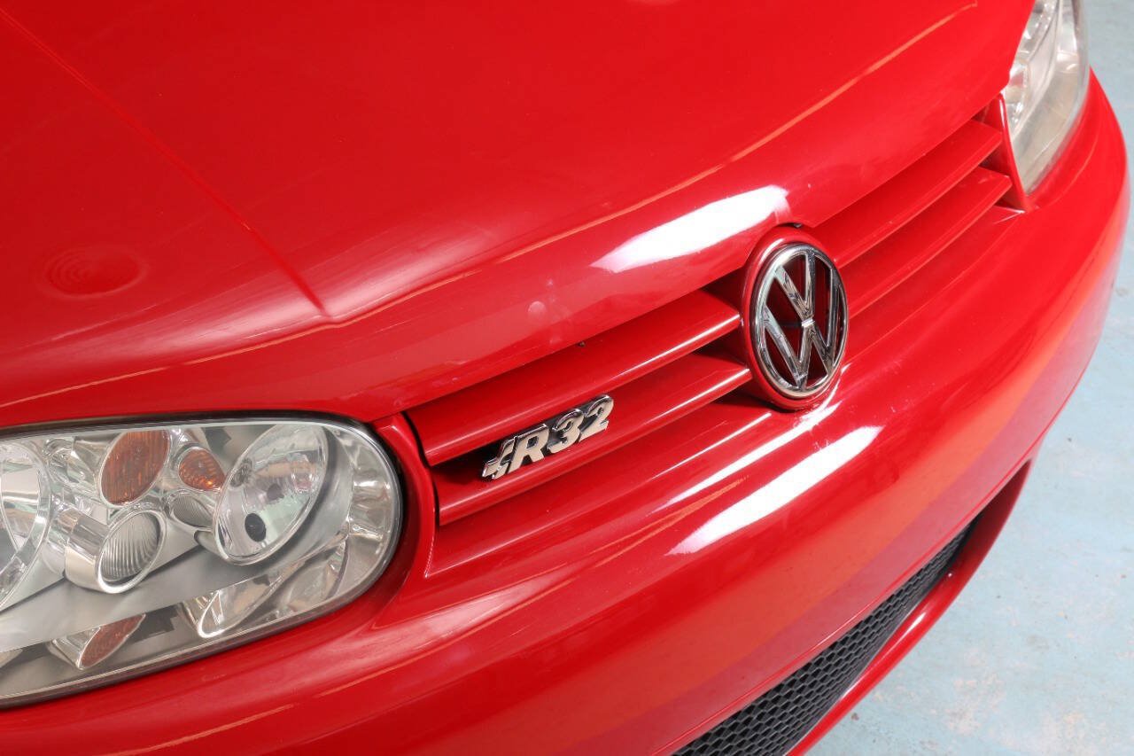 Used 2004 Volkswagen R32 AWD/4WD image 12