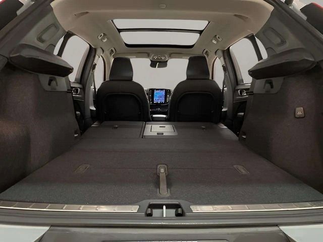 Used 2025 Volvo XC40 B5 Plus AWD/4WD image 92