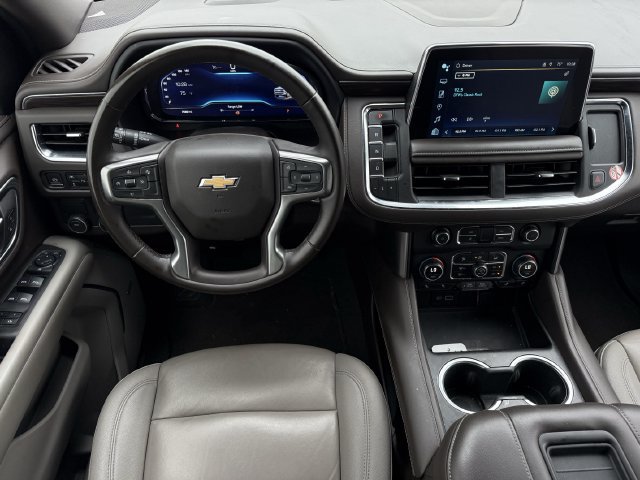 Used 2024 Chevrolet Suburban LT RWD image 12