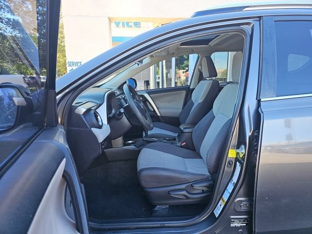 Used 2015 Toyota RAV4 XLE AWD/4WD image 10