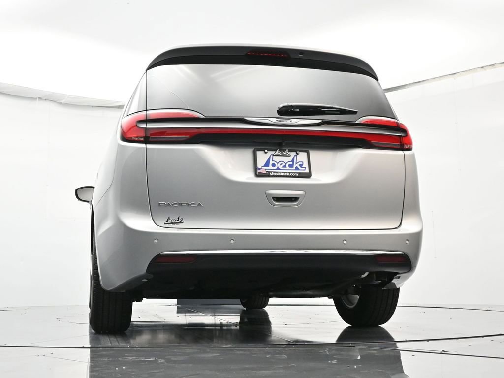 New 2026 Chrysler Pacifica Select image 43