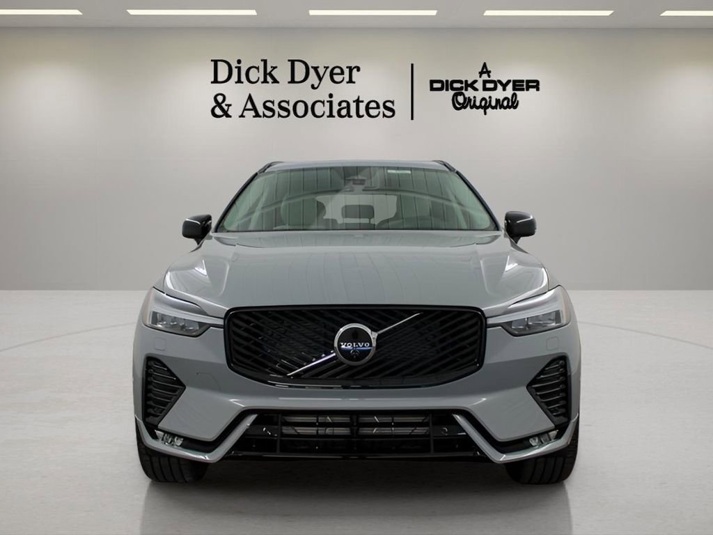 New 2026 Volvo XC60 B5 Ultra w/ Protection Package Premier AWD/4WD image 8