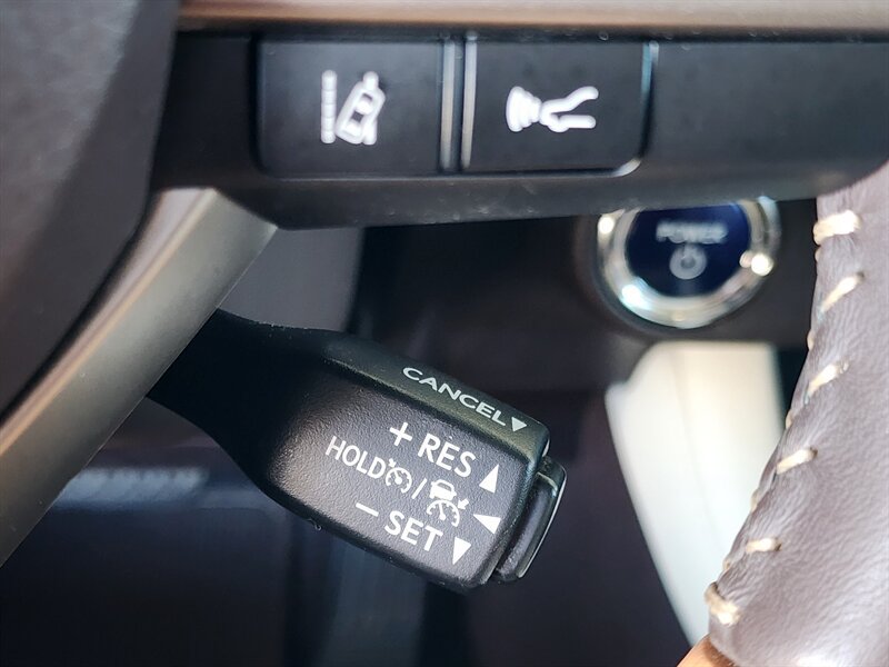 Used 2019 Lexus RX 450h AWD w/ Navigation Package image 41