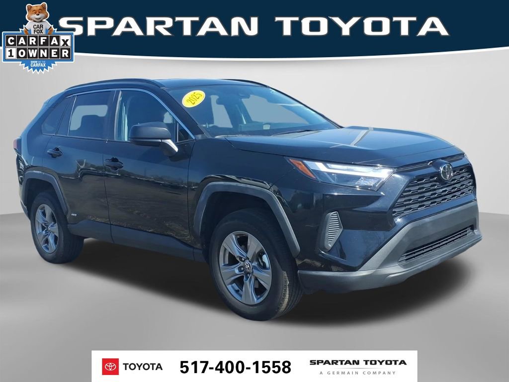 Used 2025 Toyota RAV4 LE AWD/4WD image 5