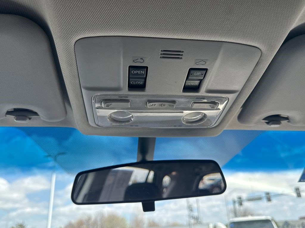 Used 2013 Toyota RAV4 XLE AWD/4WD image 29