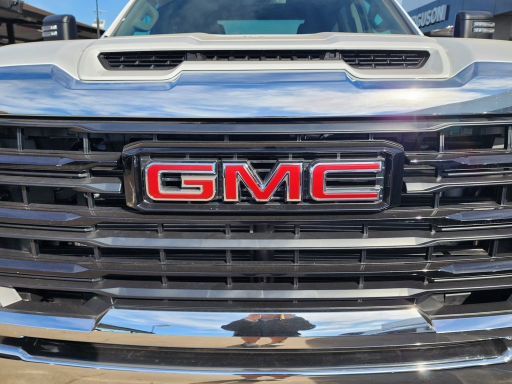 New 2026 GMC Sierra 2500 Pro image 9