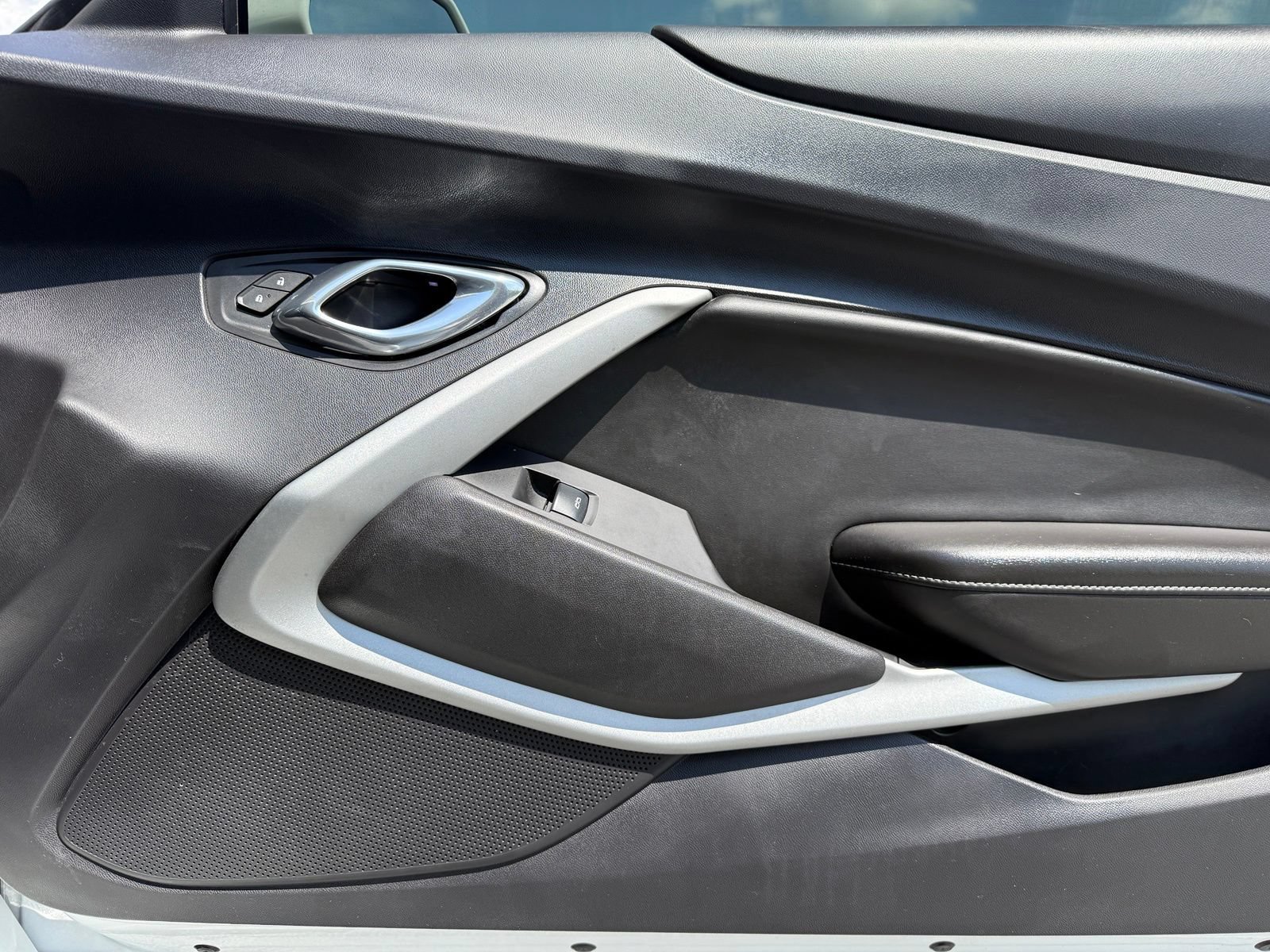 Used 2016 Chevrolet Camaro SS RWD image 36