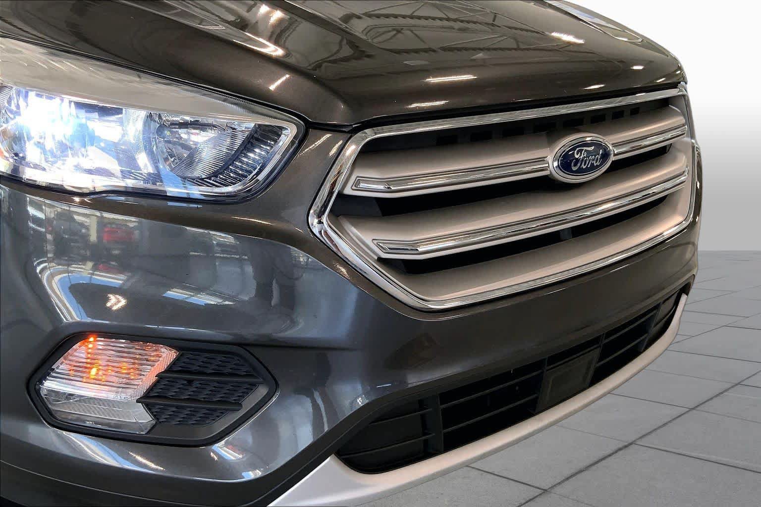 Used 2019 Ford Escape SE FWD image 32